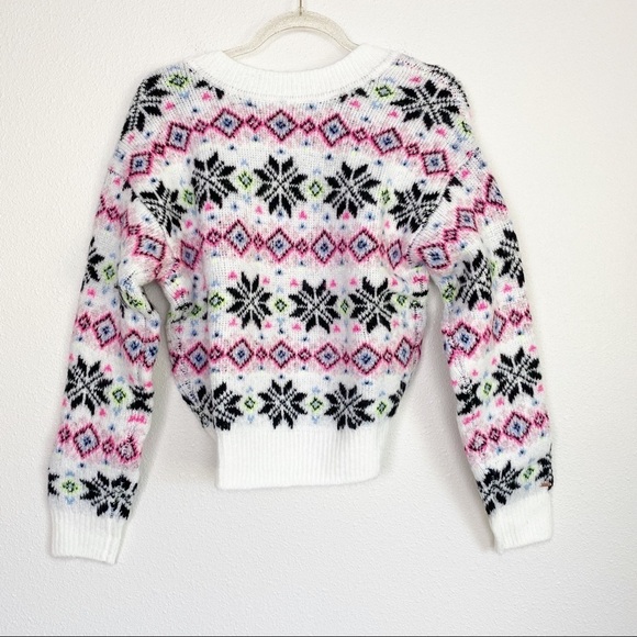 VS PINK Reversible Snowflake Fair Isle V-Neck Sweater - Picture 3 of 7